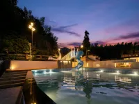 Floral Hotel·Mingyue Creek Guest Stay with Infinity Pool Hotel - สระว่ายน้ำบนดาดฟ้า