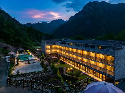 Xianju Yinquan · Mountain Wild Stream Villa Inn (Shenxianju Dantzhu Store) - สระว่ายน้ำแบบอินฟินิตี้