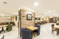 hotel antroyal - breakfast