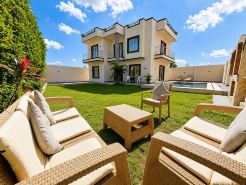 La Dolce Villa with Private Pool