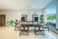 Dingsheng Hotel - parking