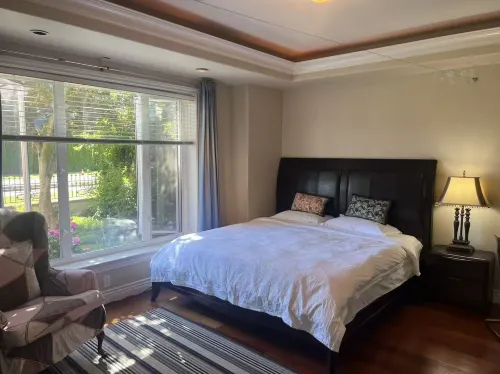 An lucky en-suite with private entrance Vancouver close to YVR - Bãi đậu xe