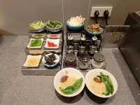 Homeinn Selected Hotel (Ulanhot Railway Station Zhanqian) - sarapan