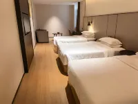 古德華城花園飯店 - 游泳池