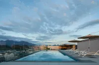 Courtyard by Marriott Guilin Downtown - Rooftop Pools
