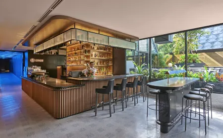 Pullman Singapore Orchard Отели рядом с достопримечательностью «Block 18 HDB Dover Crescent»