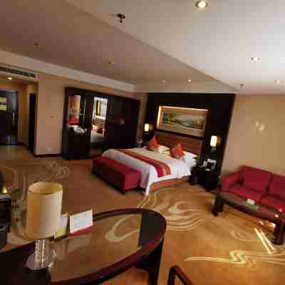 Jinwei Grand Hotel Rooms