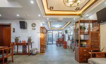 Flower Building Lushan Luyinqi Homestay (Lushan Scenic Area Cableway Station)
