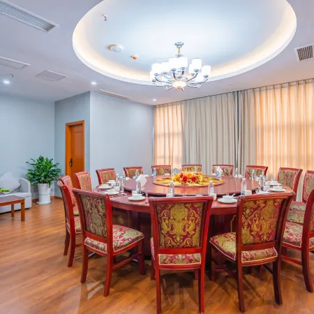 Chishui Cultural Palace Hotel (Yanjiahe Wetland Park)