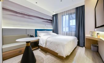 Weiting Qingju Hotel (Shanghai Xuhui Longhua Binjiang Branch)