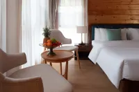 Misty Forest | Golden Dawn on Snow Peaks · Wild Luxury Secluded Mountain Lodge - romantici