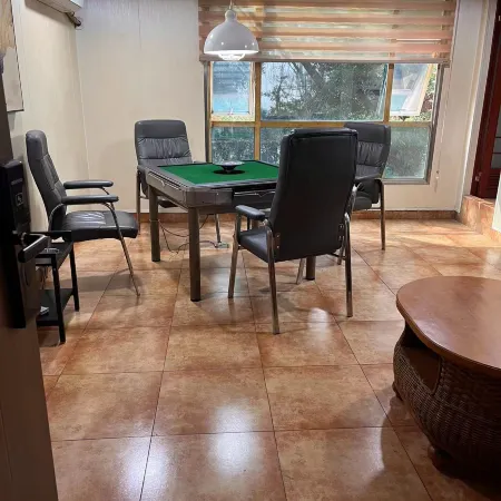 Jun'an Business Hostel (Shenzhen Haiya Binfencheng Store) Отели рядом с достопримечательностью «Театр Хайя»