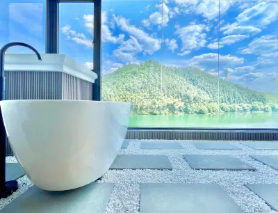 Bamboo Miata・ANJI Stunning scenery Holiday Inn