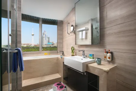 Crowne Plaza Shanghai Xiayang Lake