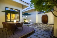 Slender West Lake Hot Spring Resort Yangzhou