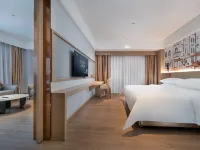 Vienna 3 Best Hotel (Shenzhen International Exhibition Center Haishang Tianyuannan Subway Station) Отели рядом с достопримечательностью «Спортивный зал Кюнмин»