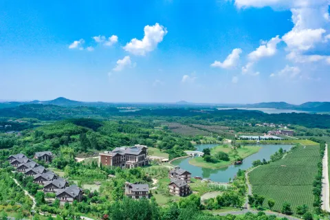Grand New Century Nanshan Heyuan Hot Spring Resort