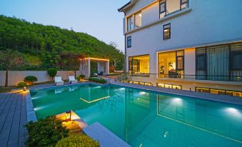 Yuanwu·TOWU Hot Spring Designer Meisu (Anji Yunshang Grassland Store)