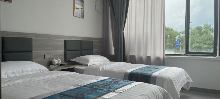 Berlin Hotel (Wenshui Railway Station) Hotels in Wenshui