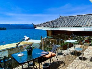 Lugu Lake plain brocade lake scenery light luxury B&B