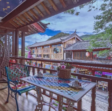 玉竜ナシ族自治県錢塘中国式旅館（麗江束河古鎮）