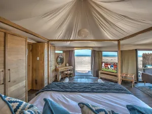 Kingfisher Retreat by Sharjah Collection