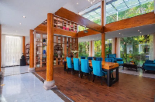 Lijiang Time · Linxi Senxi Snow Mountain Scenic Holiday Hotel