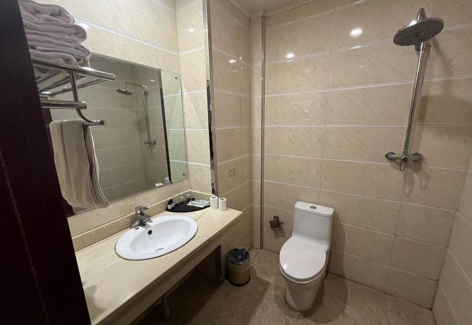 완룽 딩성 비즈니스 호텔 위치