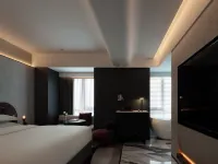 Qiao Hotel (Changsha Wuyi Square IFS International Financial Center) Hotels near Furong Square