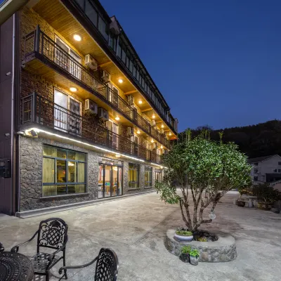 Anji Shanlu Life Minimalist Leisure Homestay (Canglong Baipu) Hotels near Hidden-Dragon Waterfalls