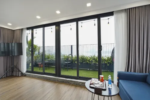 Lake View Apartment & Hotel