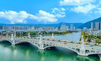 Dali Shuanghaiyue Seaview Hotel (Xingsheng Bridge)