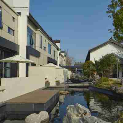 Night mooring at SSAW-Yangzhou Slender West Lake Resort Hotel Hotel Exterior