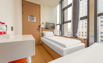 Lemon Hotel