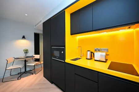 Staycity Aparthotels Dublin Mark Street Отели рядом со станцией Grand Canal Dock Dart Station