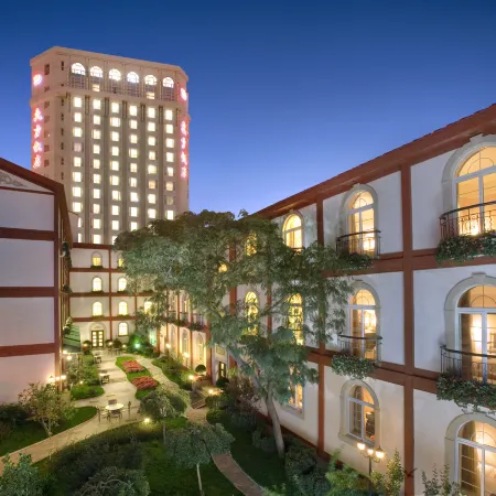 Dong Fang Hotel