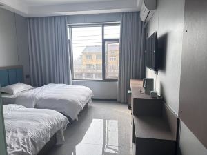 Zhijiang One-Bedroom Hotel