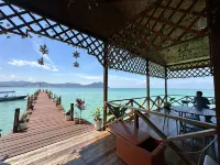 Larapan Water Village Hotels near Pulau Mantabuan