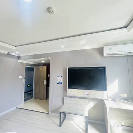 Urumqi Zhongchao Business Hotel