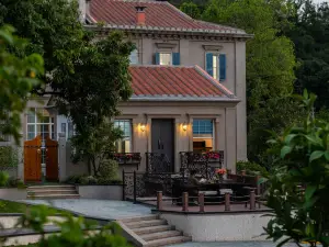 XIANDENGHUA HOTEL