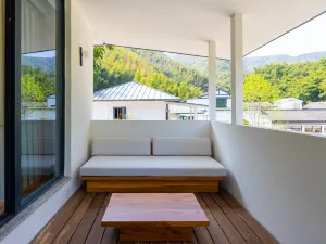 Qianna Guanshan Hot Spring Resort Hotel