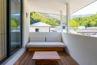 Qianna Guanshan Hot Spring Resort Hotel