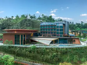 Shuifu Tongluo Resort Hotel (Tongluoba National Forest Park Branch)