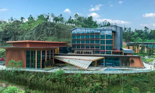 Shuifu Tongluo Resort Hotel (Tongluoba National Forest Park Branch)