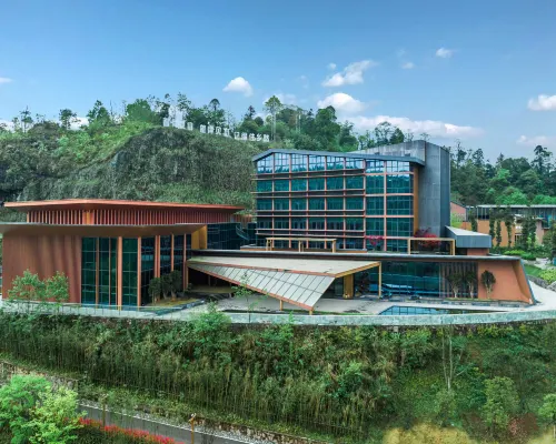 Shuifu Tongluo Resort Hotel (Tongluoba National Forest Park Branch) Hotels in Shuifu