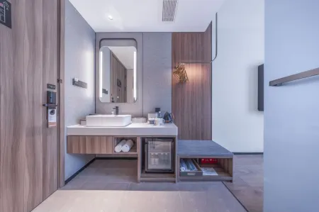 Atour X Hotel Shanghai The Bund Nanjing East Road Subway Station