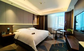 COMPASS HOTEL