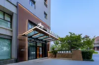 如家精選酒店（嘉興月河歷史街區南湖天地購物中心店） 鄰近橋東街21號顧氏民居的酒店