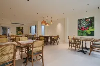 Floral Lux Hotel · Lingguo Hotel(Beihai Silver Beach International Passenger Port Branch)