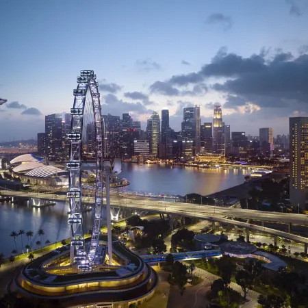 The Ritz-Carlton, Millenia Singapore Отели рядом с достопримечательностью «Сингапурское колесо обозрения»